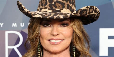 shania twain nude shoot|Shania Twain Opens Up About Why She Posed Naked In A。